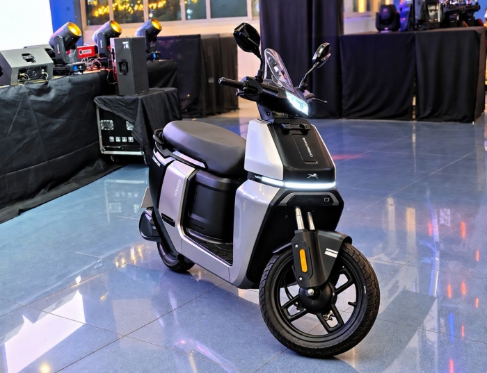 Xe m&aacute;y điện gi&aacute; 35 triệu đồng với thiết kế ấn tượng v&agrave; khả năng chạy 158 km - Ảnh 2.