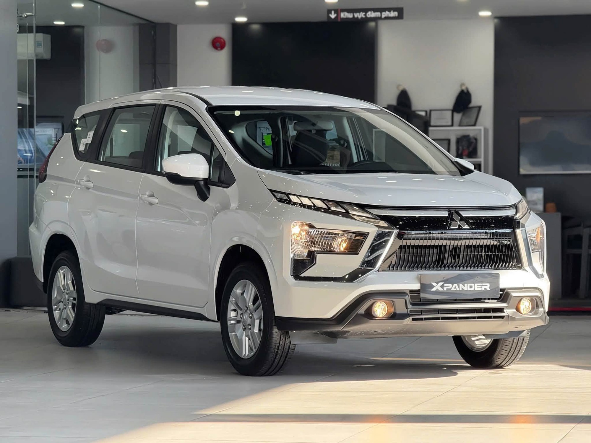 Cạnh tranh gi&aacute; cả thị trường MPV gia đ&igrave;nh , ưu đ&atilde;i sốc giảm gi&aacute; Mitsubishi Xpander 2026 - Ảnh 4.