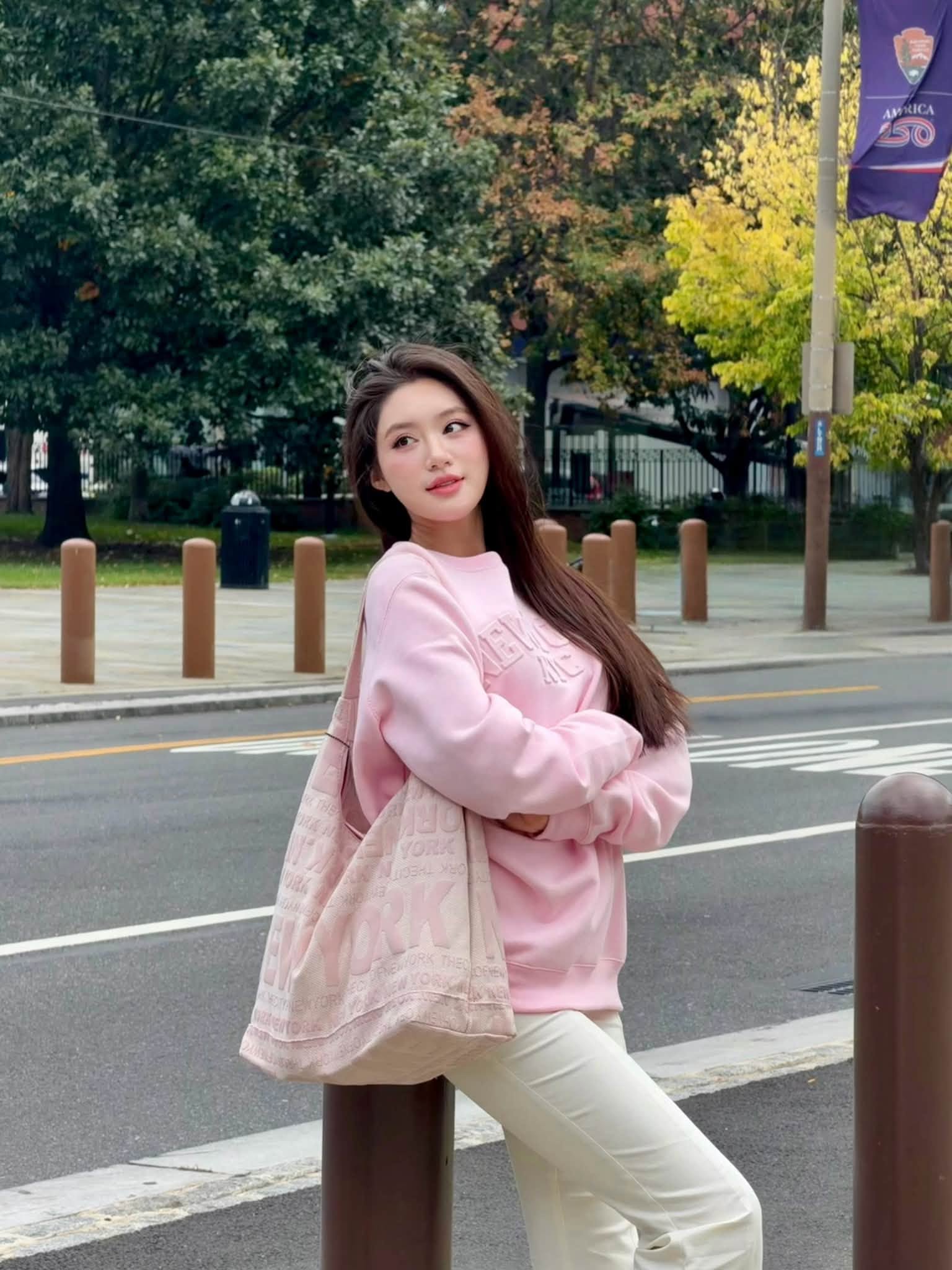 Phương Anh Đ&agrave;o lọt đề cử Top 100 gương mặt đẹp nhất thế giới năm 2026 - Ảnh 8.