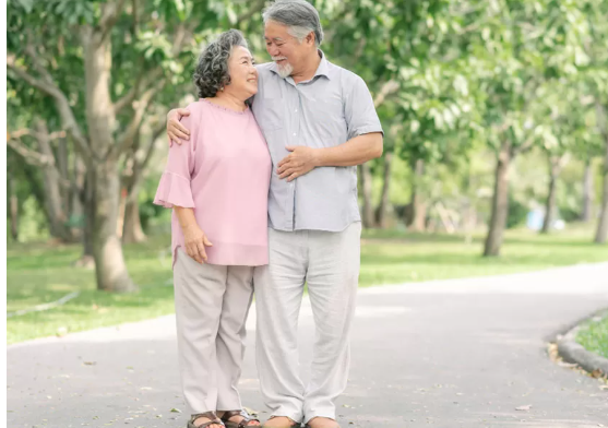 B&iacute; quyết cải thiện ham muốn v&agrave; "thắp lửa" y&ecirc;u sau tuổi 60 - Ảnh 1.