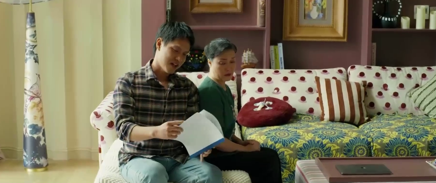 V&acirc;n Dung q&ugrave;y gối xin lỗi trong ' M&ugrave;a h&egrave; năm ấy ' khiến kh&aacute;n giả cảm động - Ảnh 6.