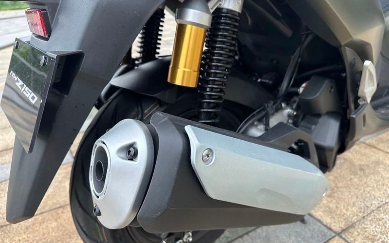 Một xe ga cao cấp Honda giảm gi&aacute; sốc, đ&atilde; đến thời điểm xuống tiền? - Ảnh 1.