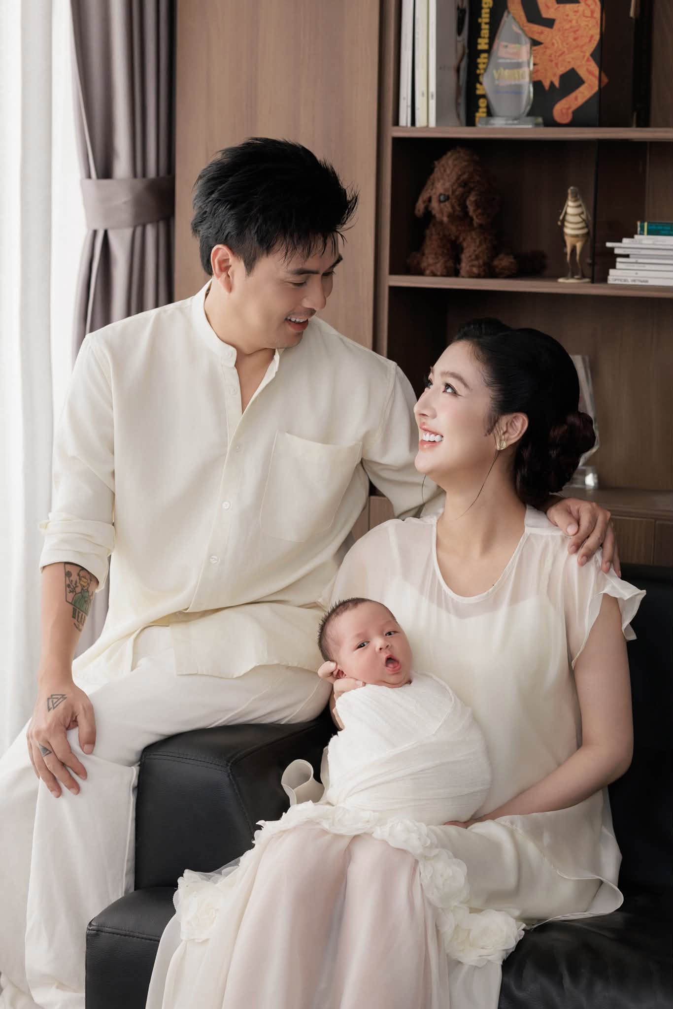 Hồ Quang Hiếu và gia đình: Khoảnh khắc hạnh phúc bên Mẹ vợ và hai con trai - Ảnh 8.