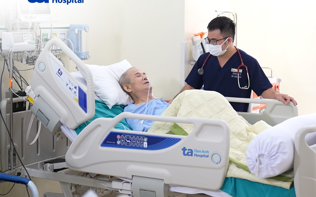 Nam thanh ni&ecirc;n 34 tuổi xuất huyết ti&ecirc;u h&oacute;a, n&ocirc;n ra m&aacute;u thừa nhận 1 sai lầm nhiều người Việt mắc phải - Ảnh 2.