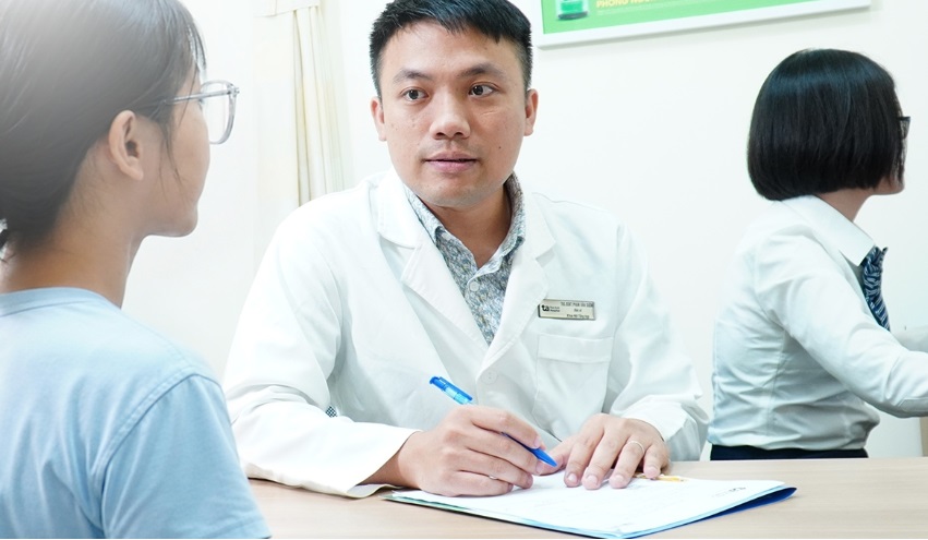 Nữ sinh 15 tuổi trầm cảm, loạn thần sau gần 2 năm bị bạn bè bắt nạt - Ảnh 1.