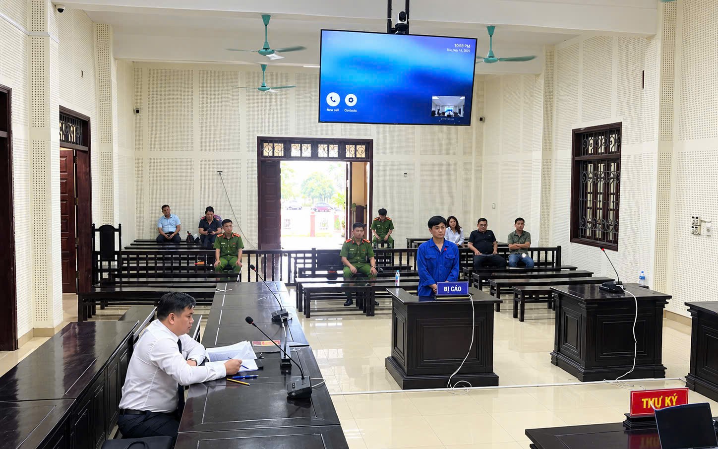 Tự &yacute; san lấp mặt bằng, chuyển mục đ&iacute;ch sử dụng đất c&oacute; xin cấp sổ đỏ được kh&ocirc;ng? - Ảnh 1.