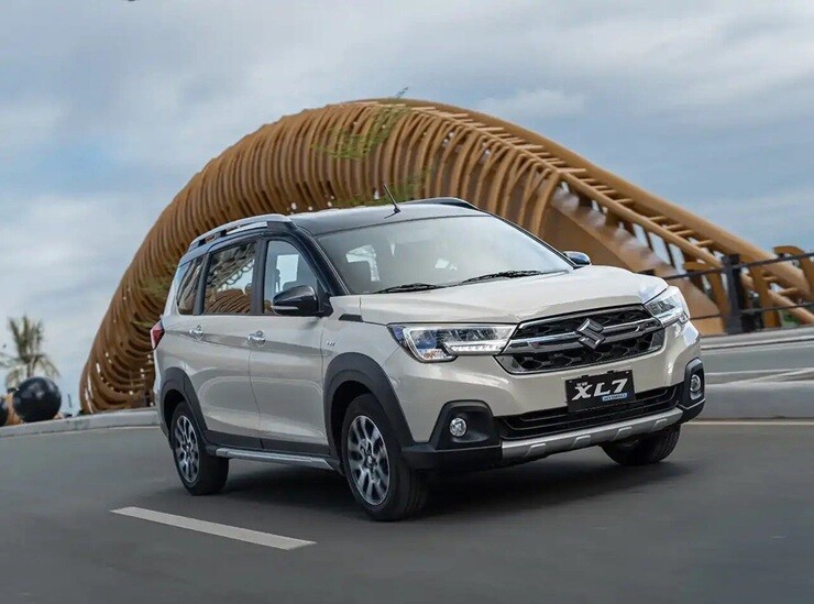 GĐXH - Xe hybrid tại Việt Nam bất ngờ được điều chỉnh gi&aacute; mạnh, chạy đ&agrave; doanh số cho đợt cao điểm cuối năm. - Ảnh 4.