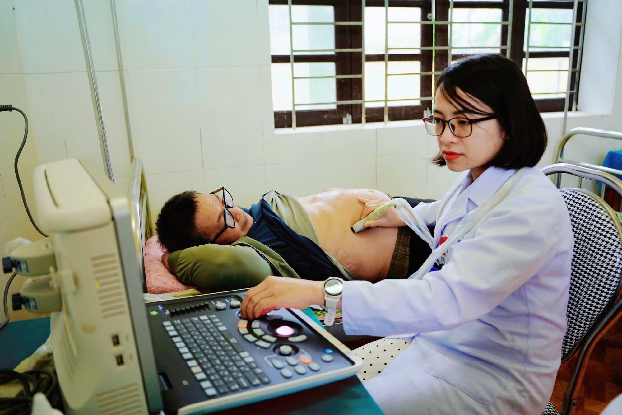 Nhịp cầu 65 năm B&aacute;o Sức khỏe v&agrave; Đời sống: Từ trang b&aacute;o đến m&ugrave;a xu&acirc;n tr&ecirc;n rẻo cao - Ảnh 17.
