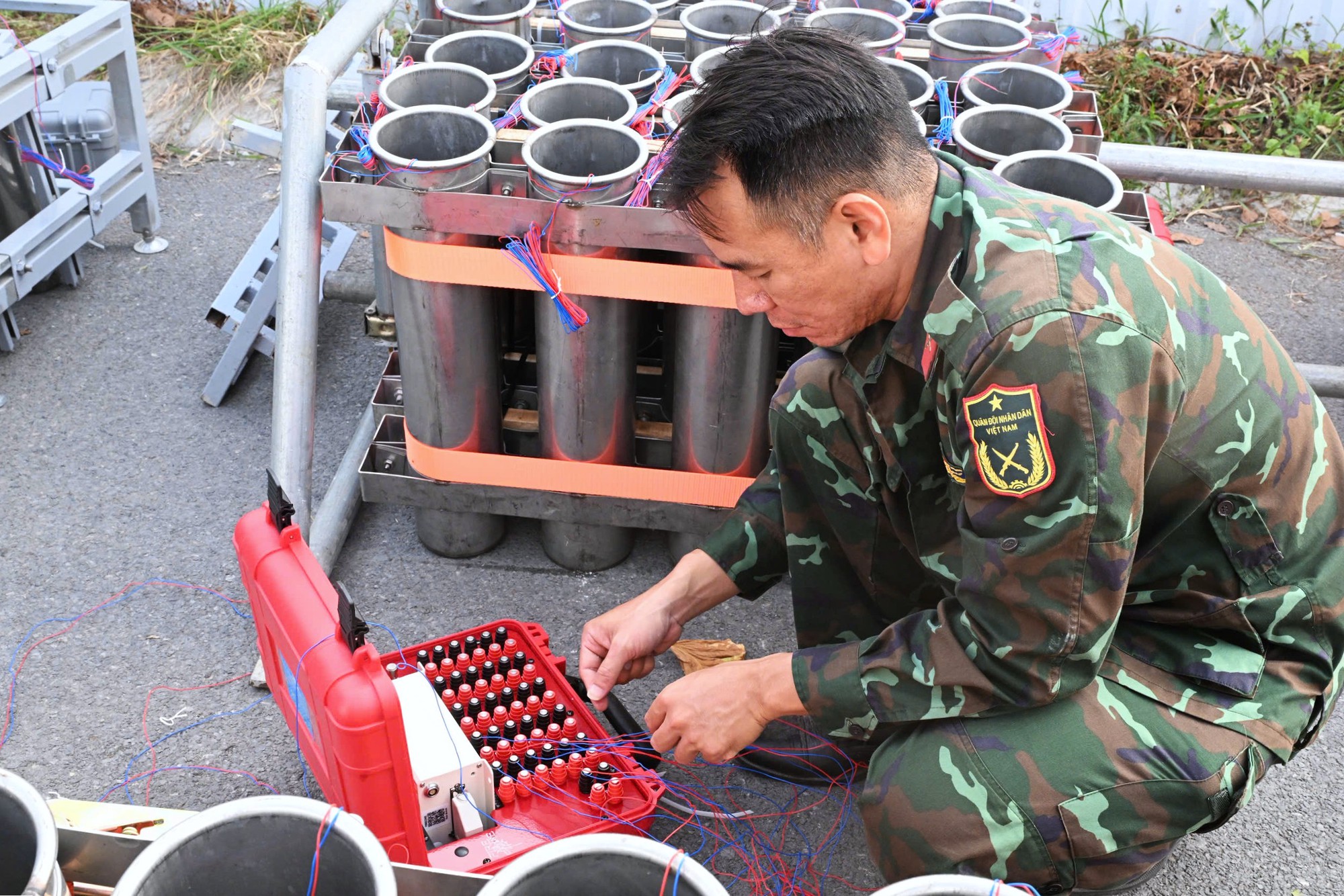 H&agrave; Nội chuẩn bị cho M&agrave;n tr&igrave;nh diễn ph&aacute;o hoa kỷ niệm Giải ph&oacute;ng Thủ đ&ocirc; 10 / 10 - Ảnh 13.