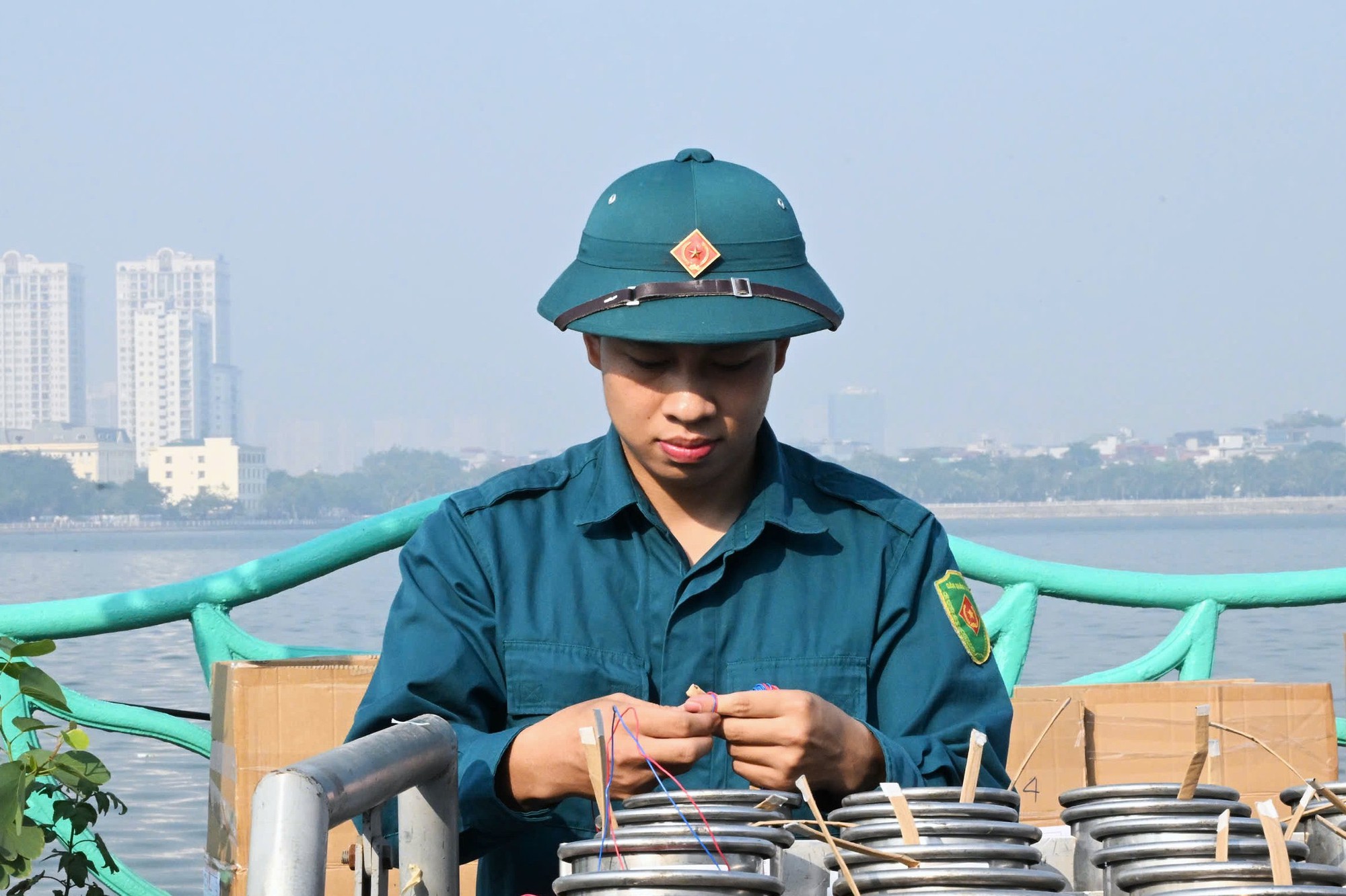 H&agrave; Nội chuẩn bị cho M&agrave;n tr&igrave;nh diễn ph&aacute;o hoa kỷ niệm Giải ph&oacute;ng Thủ đ&ocirc; 10 / 10 - Ảnh 11.