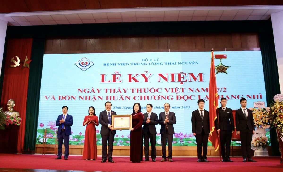 Đại biểu Quốc hội mong Báo Sức khỏe và Đời sống tiếp tục giữ vững niềm tin của Nhân dân và đội ngũ thầy thuốc - Ảnh 2.