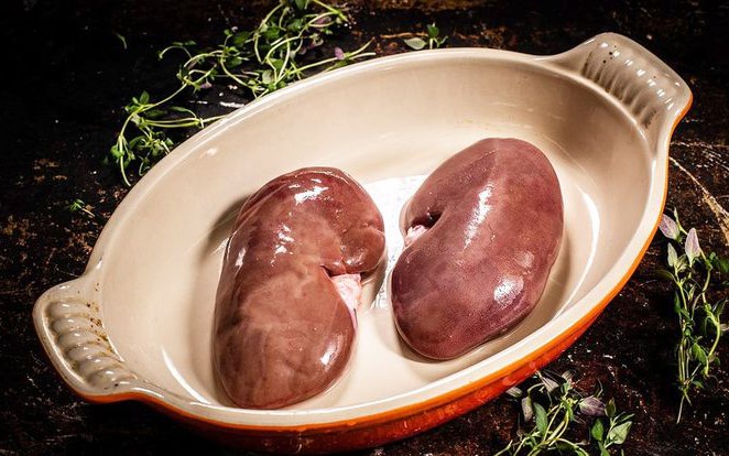 Ăn tiết lợn có bổ máu không? Điều cần biết nếu thường xuyên mệt mỏi, chóng mặt - Ảnh 2.