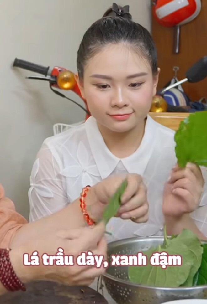 Con d&acirc;u NSND Lan Hương v&agrave; h&agrave;nh tr&igrave;nh ph&acirc;n biệt l&aacute; lốt với l&aacute; trầu kh&ocirc;ng trong bếp - Ảnh 3.