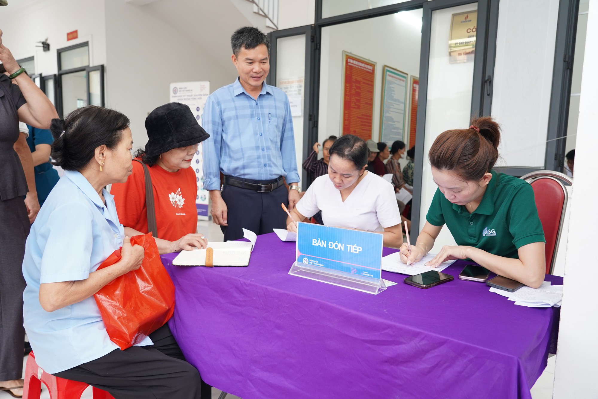 Nhịp cầu 65 năm B&aacute;o Sức khỏe v&agrave; Đời sống: Từ trang b&aacute;o đến m&ugrave;a xu&acirc;n tr&ecirc;n rẻo cao - Ảnh 5.