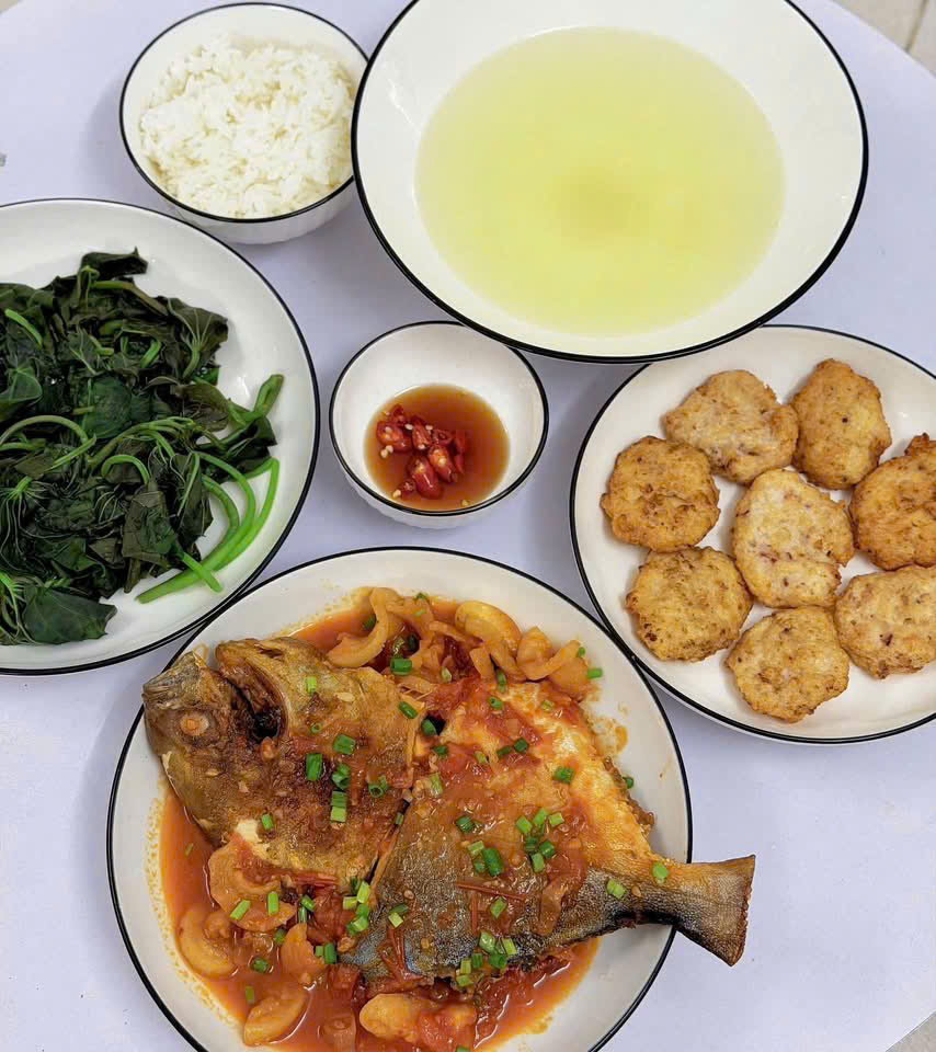 Dinh dưỡng đ&uacute;ng c&aacute;ch tăng miễn dịch cho người cao tuổi l&uacute;c giao m&ugrave;a - Ảnh 1.