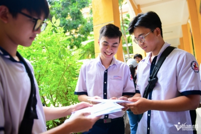 Đạt 16 điểm thi tốt nghiệp mới được x&eacute;t học bạ, nỗi lo 'hẹp cửa' v&agrave;o đại học - Ảnh 1.