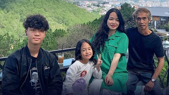 'Thi&ecirc;n L&ocirc;i đầu ti&ecirc;n của T&aacute;o qu&acirc;n': Chuy&ecirc;n vai khổ, U70 an y&ecirc;n b&ecirc;n vợ k&eacute;m 25 tuổi - Ảnh 3.