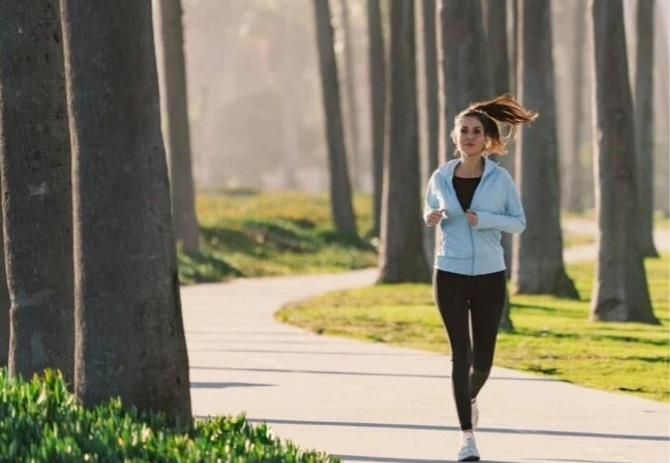 Tập thể dục buổi s&aacute;ng hay buổi tối tốt hơn? Khoa học đưa ra c&acirc;u trả lời khiến nhiều người thay đổi th&oacute;i quen l&acirc;u nay - Ảnh 1.