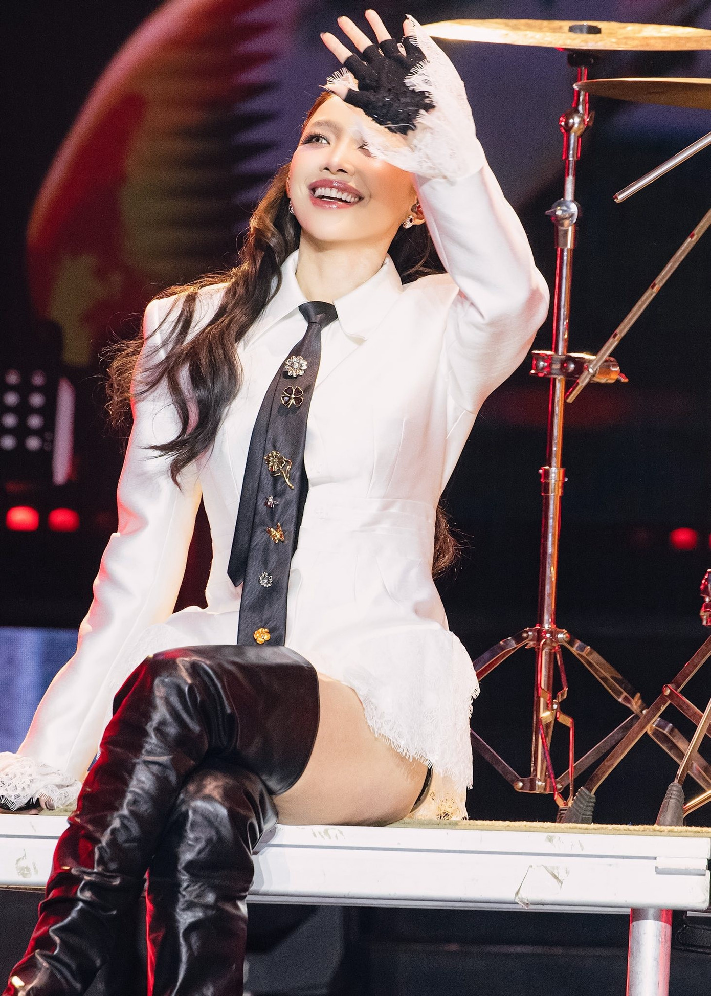 Ca sĩ Việt n&agrave;o cận kề ngưỡng c&aacute;t-x&ecirc; một tỷ đồng/show - Ảnh 10.