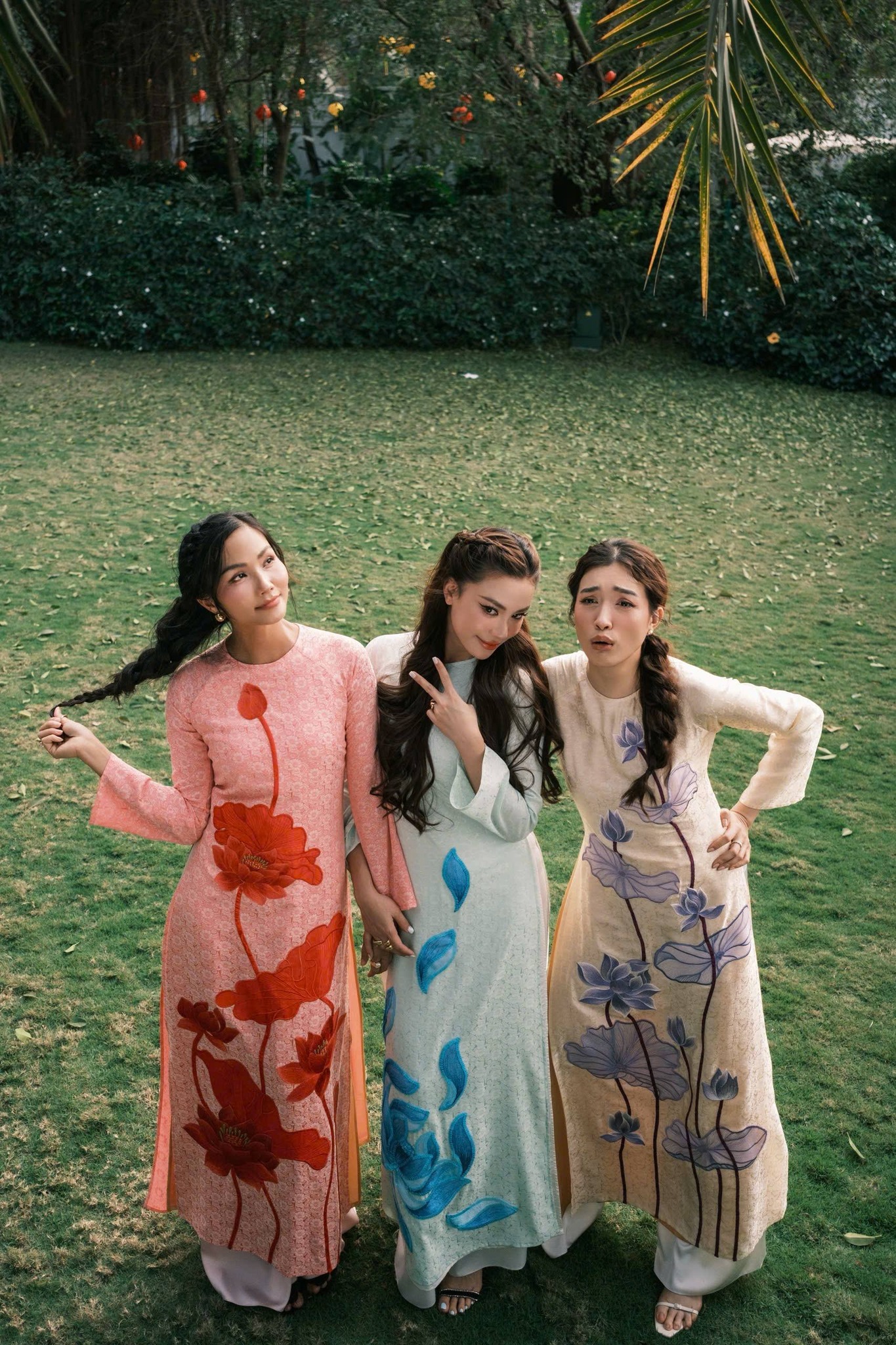 Bốn người đẹp Miss Universe hội ngộ v&agrave; bộ ảnh &aacute;o d&agrave;i Tết nh&iacute; nhố - Ảnh 8.