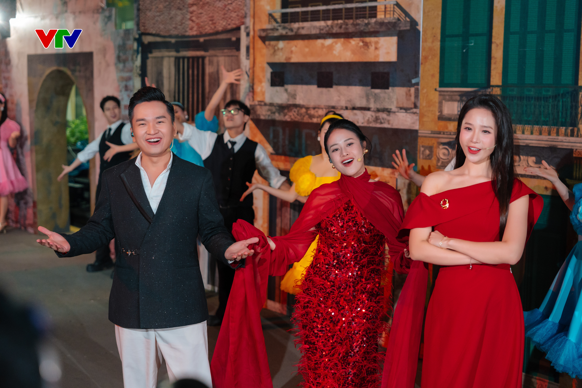 Gặp nhau cuối năm 2026 - chương tr&igrave;nh t&aacute;o qu&acirc;n đa sắc m&agrave;u cho gia đ&igrave;nh - Ảnh 5.