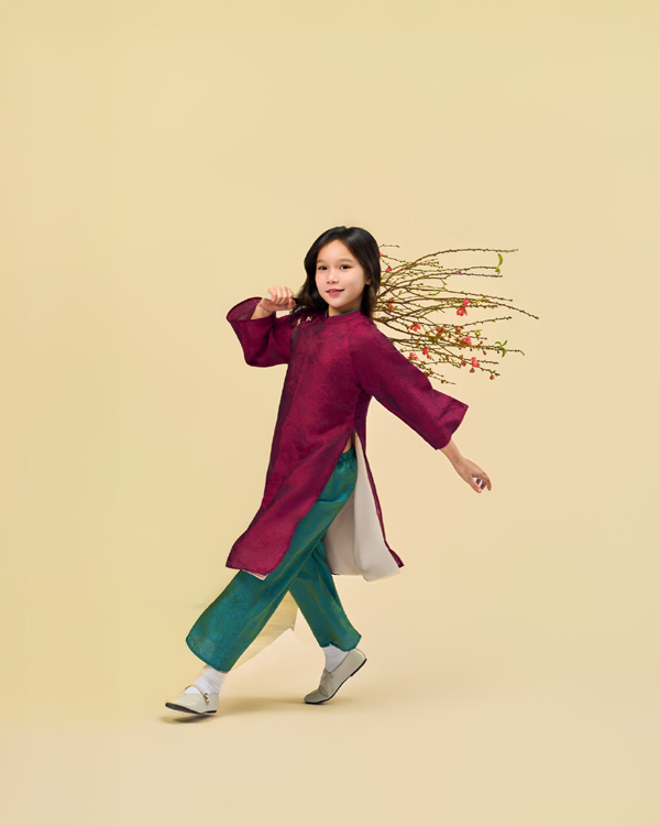 Con g&aacute;i lai T&acirc;y của H&agrave; Anh x&uacute;ng x&iacute;nh &aacute;o d&agrave;i đ&oacute;n Tết  - Ảnh 2.