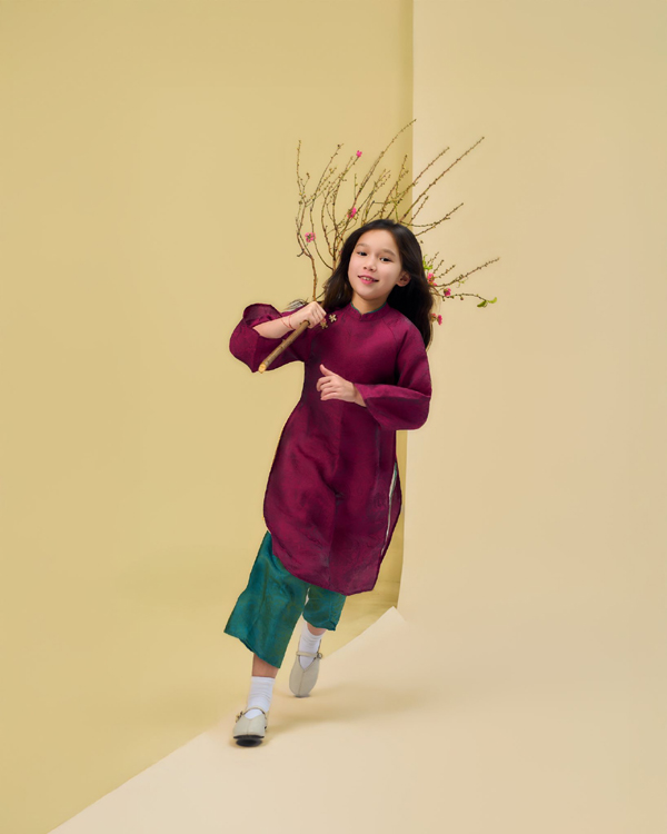 Con g&aacute;i lai T&acirc;y của H&agrave; Anh x&uacute;ng x&iacute;nh &aacute;o d&agrave;i đ&oacute;n Tết  - Ảnh 4.