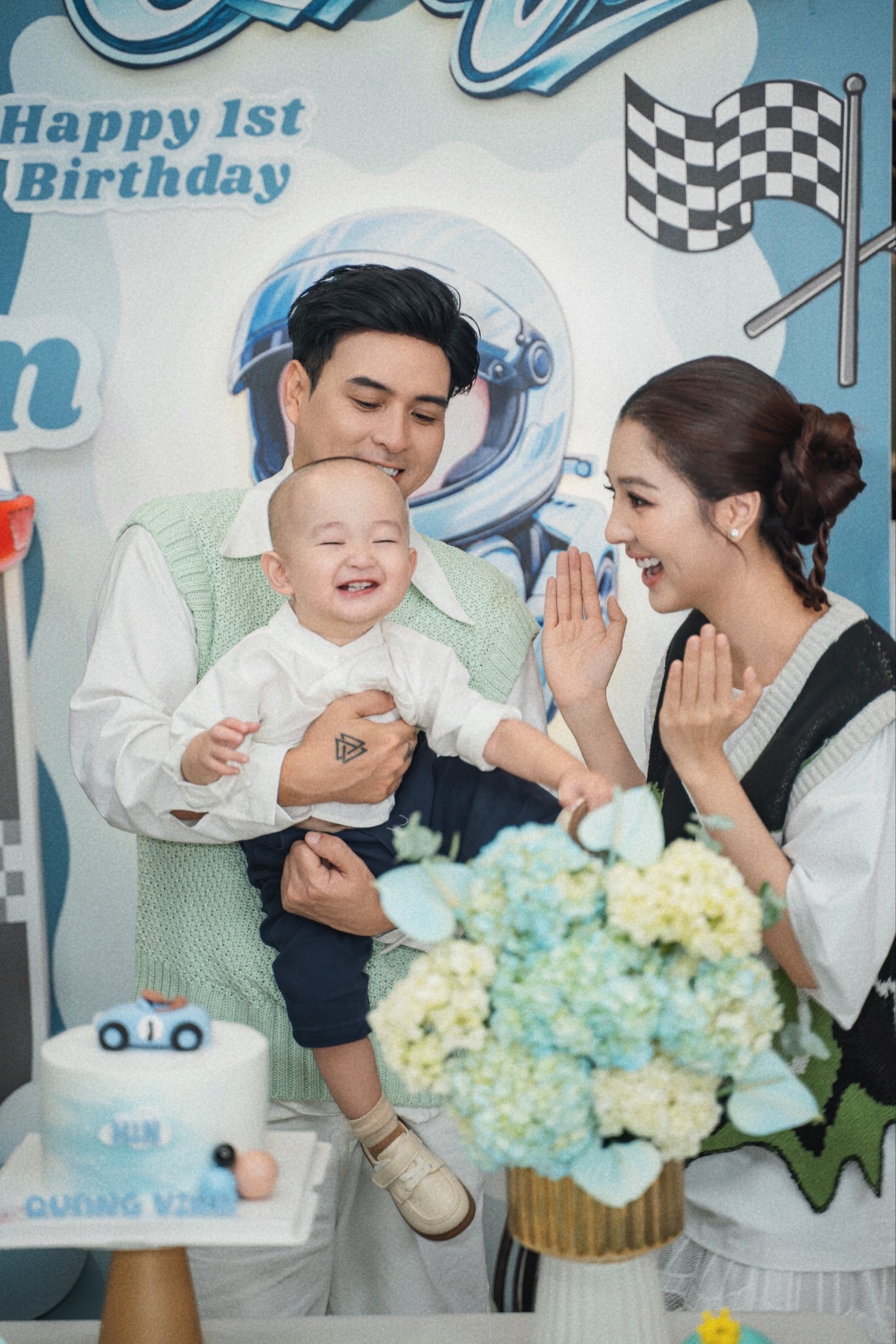 Hồ Quang Hiếu v&agrave; Tuệ Như tổ chức sinh nhật đầu ti&ecirc;n cho con trai - Ảnh 2.
