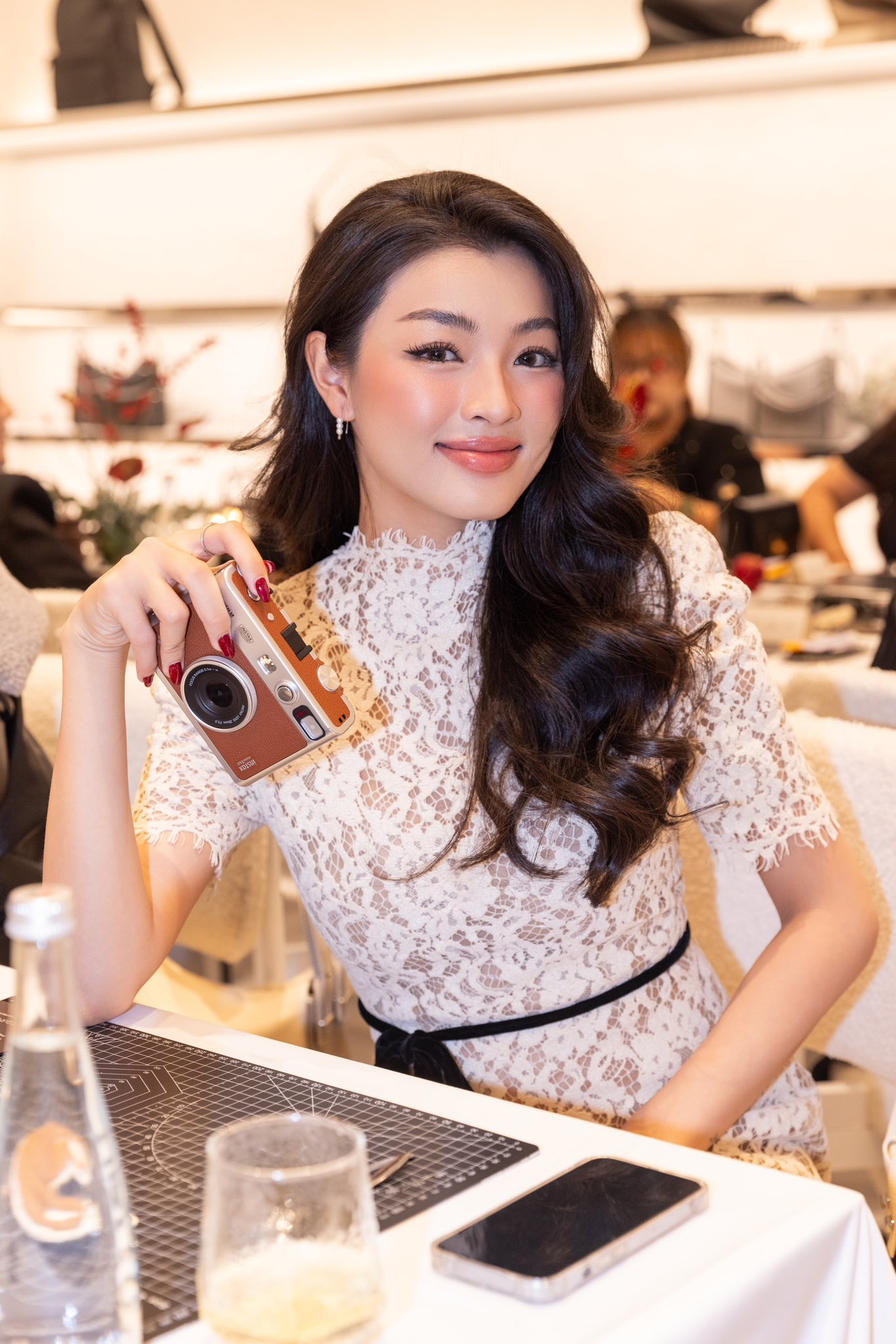 Lan Thy v&agrave; Dustin Ti&ecirc;u: N&agrave;ng thơ ' Em v&agrave; Trịnh ' nhận lời cầu h&ocirc;n bất ngờ - Ảnh 9.