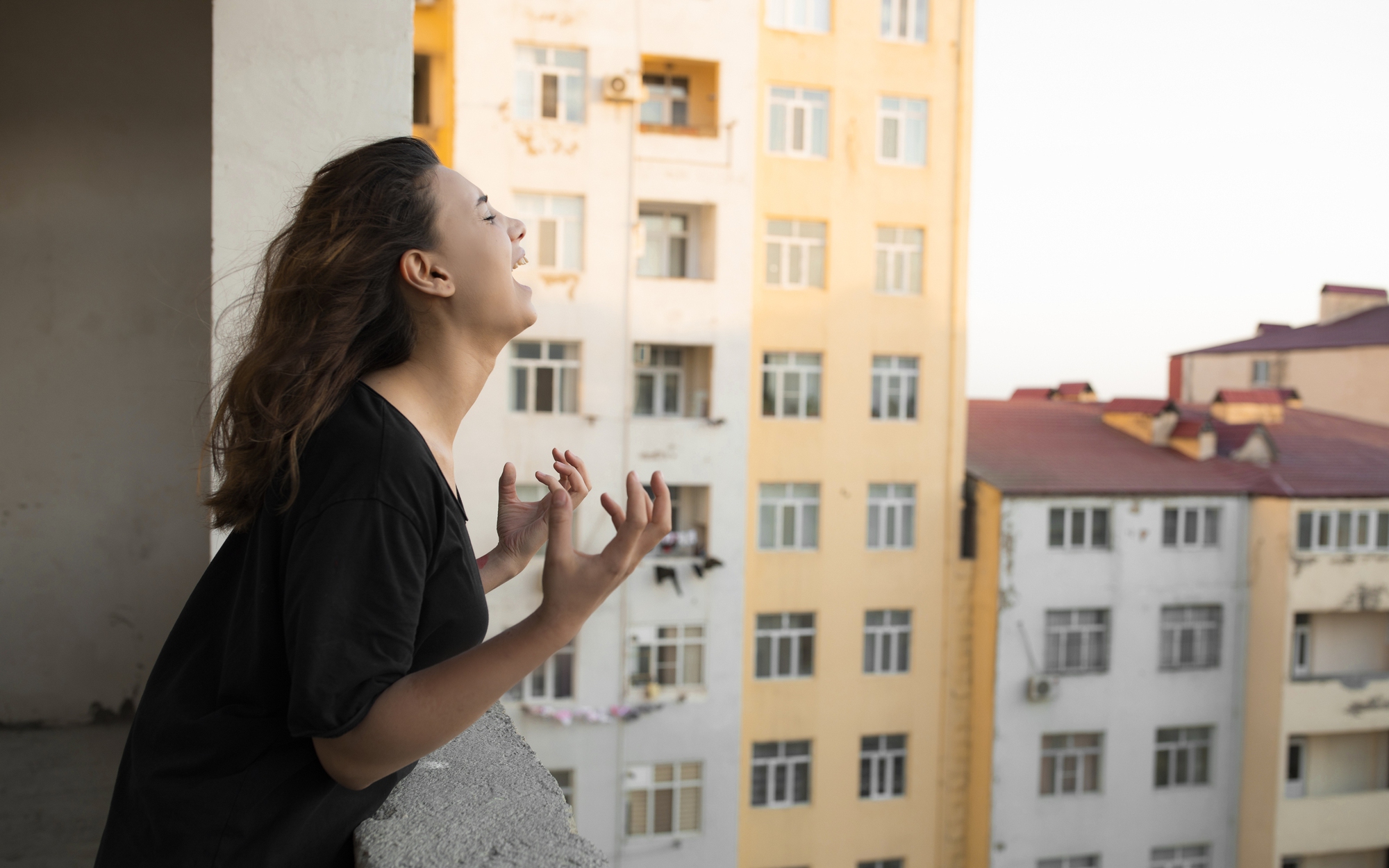 Chiêu độc ép hàng xóm bán nhà: Mở tiếng chó sủa 24/7 khiến cư dân kiệt quệ