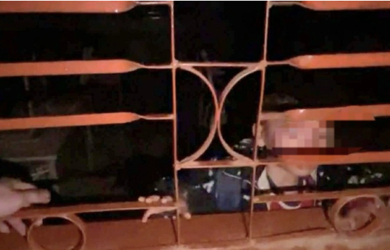 X&aacute;c minh th&ocirc;ng tin học sinh lớp 1 ở Sơn La nghi bị bỏ qu&ecirc;n trong lớp kh&oacute;a cửa suốt 3 giờ - Ảnh 1.