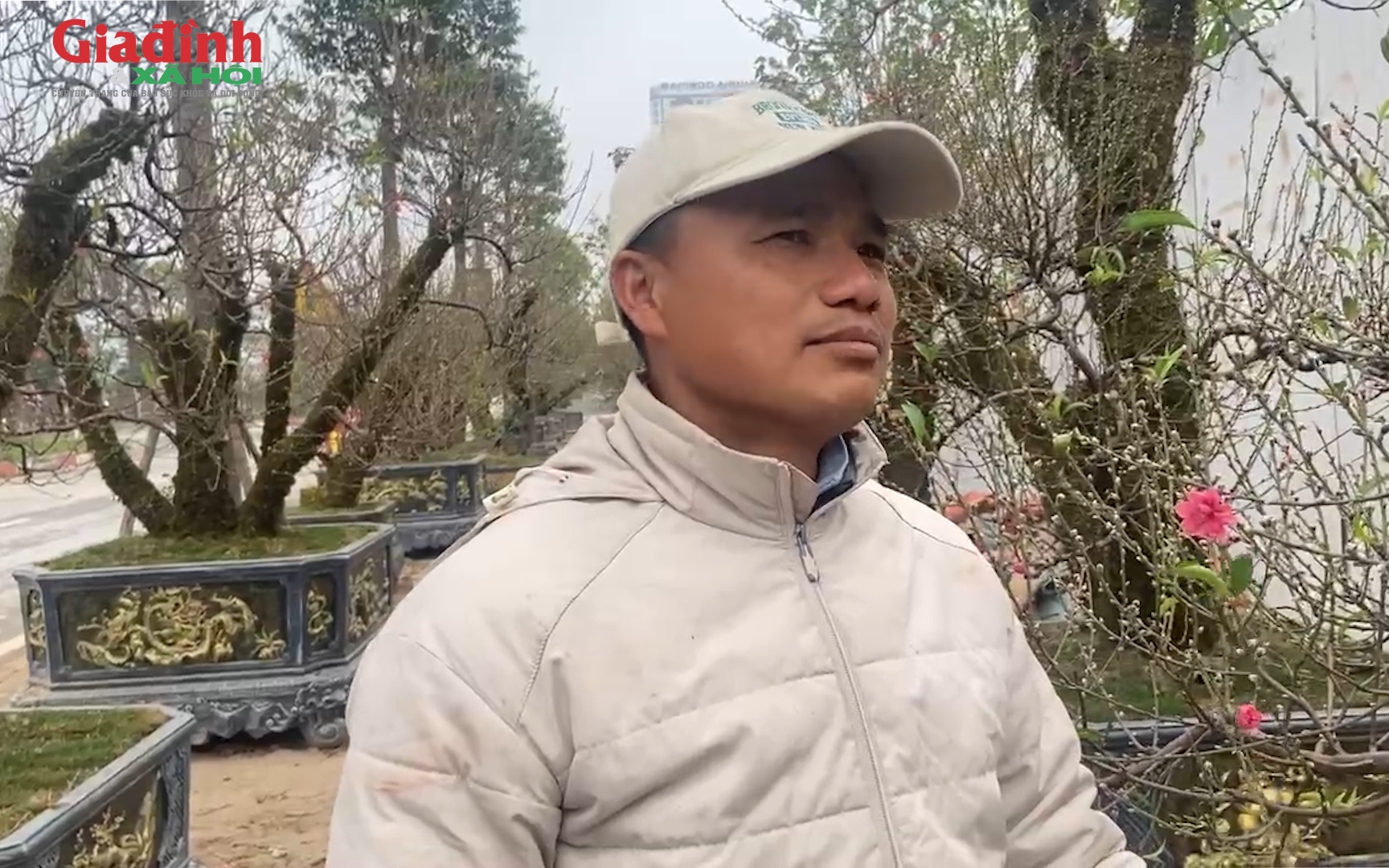 Đỗ xe chắn cửa h&agrave;ng ng&agrave;y Tết, g&acirc;y tranh c&atilde;i chưa dứt - Ảnh 2.