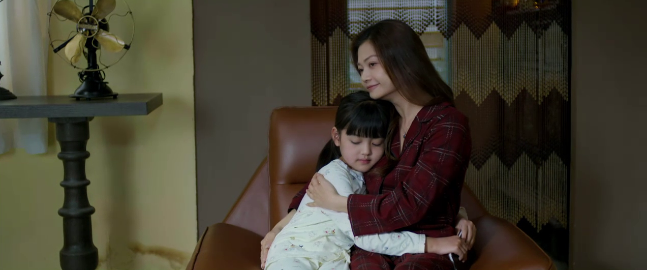 Gia đ&igrave;nh tr&aacute;i dấu - Tập 32: X&uacute;c động cảnh b&agrave; &Aacute;nh ch&iacute;nh thức coi con ri&ecirc;ng của chồng l&agrave; con m&igrave;nh - Ảnh 3.