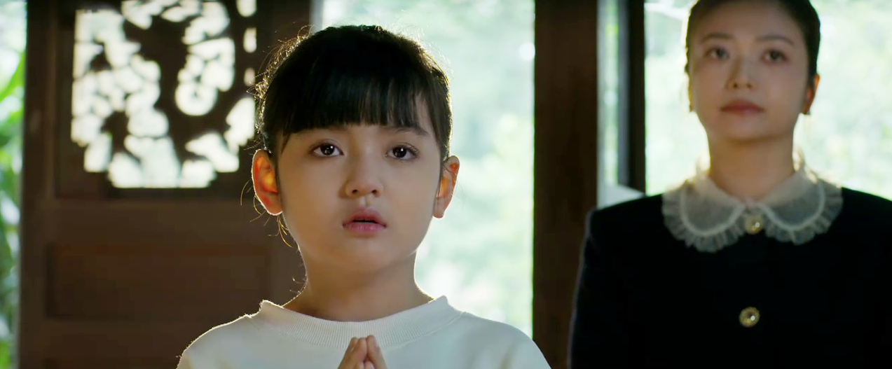 Gia đ&igrave;nh tr&aacute;i dấu - Tập 32: X&uacute;c động cảnh b&agrave; &Aacute;nh ch&iacute;nh thức coi con ri&ecirc;ng của chồng l&agrave; con m&igrave;nh - Ảnh 9.