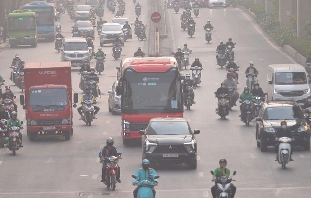 Tin s&aacute;ng 13/2: Từ nay kh&ocirc;ng cần mang "Sổ đỏ" bản giấy khi l&agrave;m thủ tục h&agrave;nh ch&iacute;nh; H&agrave; Nội miễn ph&iacute; v&eacute; 9 ng&agrave;y Tết, thay đổi tần suất chạy 2 tuyến đường sắt tr&ecirc;n cao - Ảnh 5.