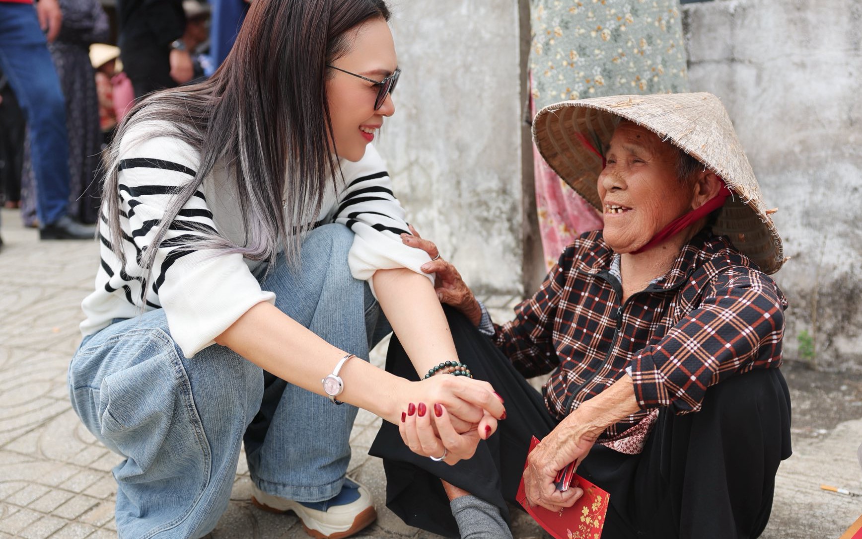 Nữ ca sĩ quê Đà Nẵng có động thái ý nghĩa trong những ngày cuối năm