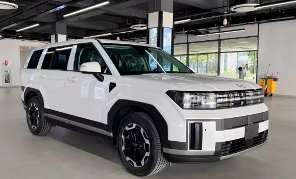 SUV hạng C, D giảm gi&aacute; sốc tới h&agrave;ng trăm triệu, chỉ từ 585 triệu đồng, Hyundai Santa Fe rẻ chưa từng c&oacute; - Ảnh 3.