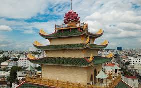 Những điều cần biết khi đi lễ ch&ugrave;a đầu năm 2026