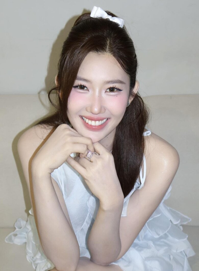 Nhan sắc đời thường của Th&uacute;y Ng&acirc;n g&acirc;y ch&uacute; &yacute; quốc tế - Ảnh 2.