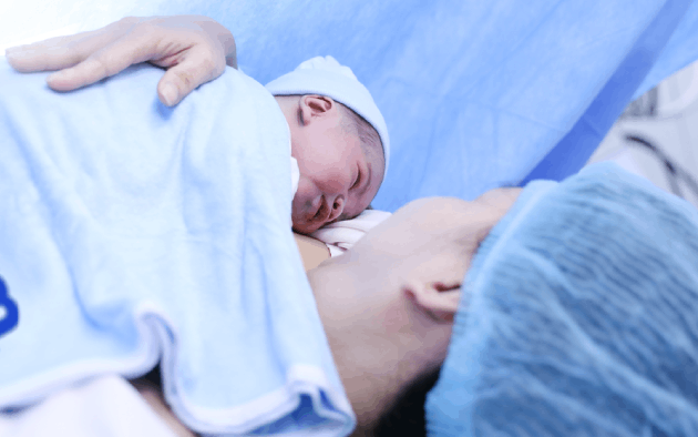 Mẹ ung thư cổ tử cung khi mang thai quyết giữ con, em bé ra đời khỏe mạnh ngày giáp Tết