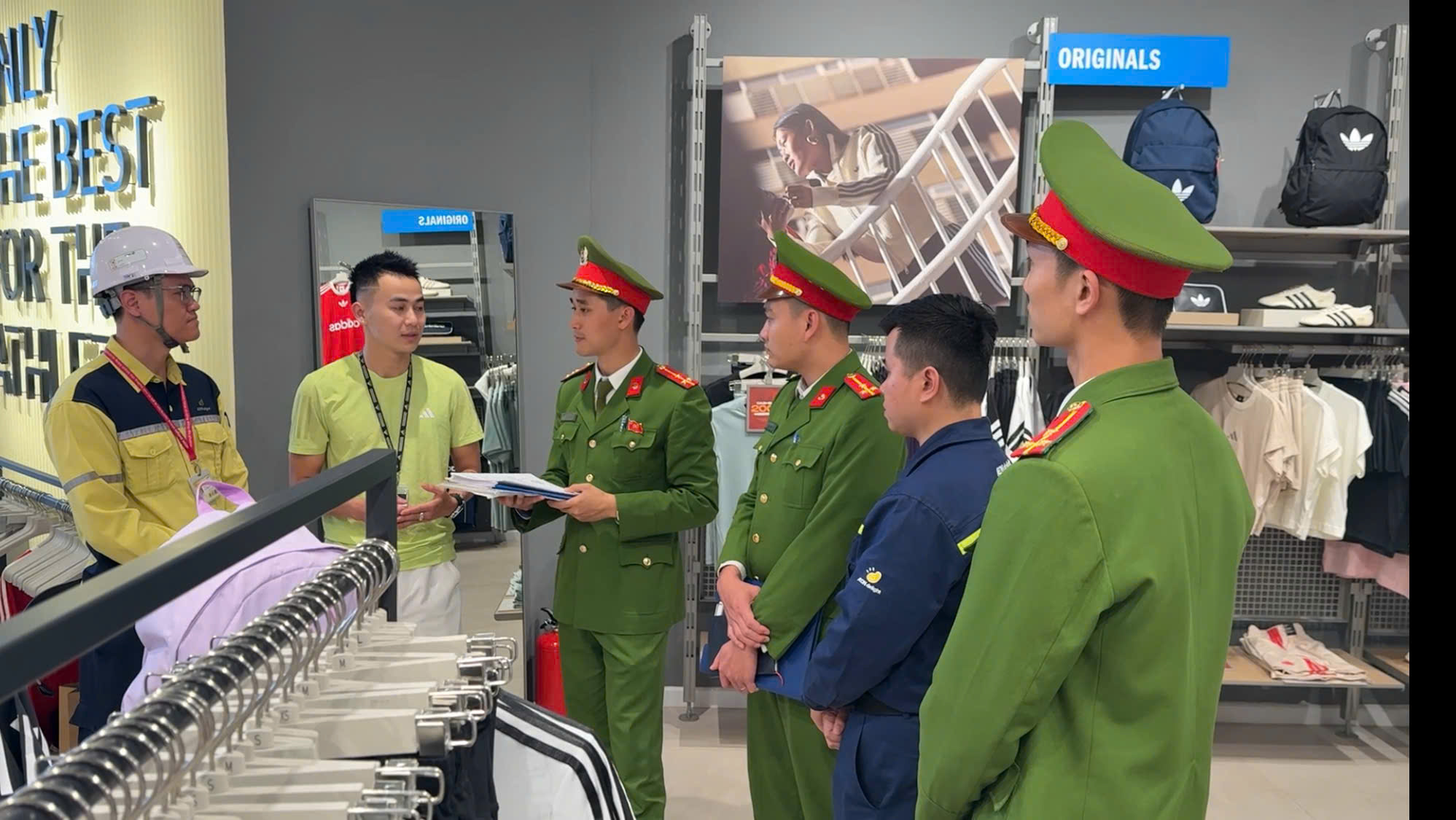 Siết chặt quản l&yacute;, bảo đảm an to&agrave;n ph&ograve;ng ch&aacute;y chữa ch&aacute;y dịp Tết ở Huế - Ảnh 2.