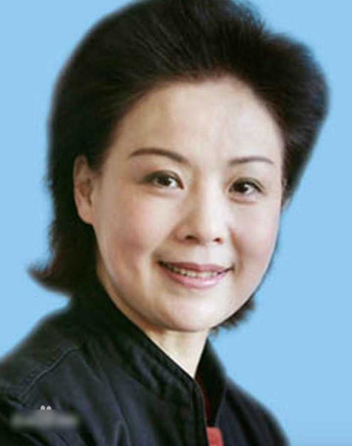 Th&aacute;i tử Na Tra của phim &lsquo;T&acirc;y du k&yacute;&rsquo;: L&agrave; mỹ nh&acirc;n m&agrave;n ảnh, U70 sống sung t&uacute;c - Ảnh 2.