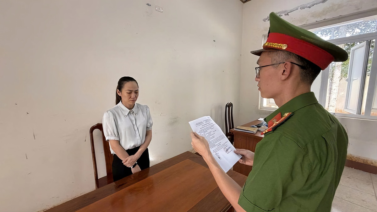 Vợ để chồng uống rượu bia l&aacute;i xe g&acirc;y tai nạn chết người, cả 2 c&ugrave;ng lĩnh &aacute;n - Ảnh 1.