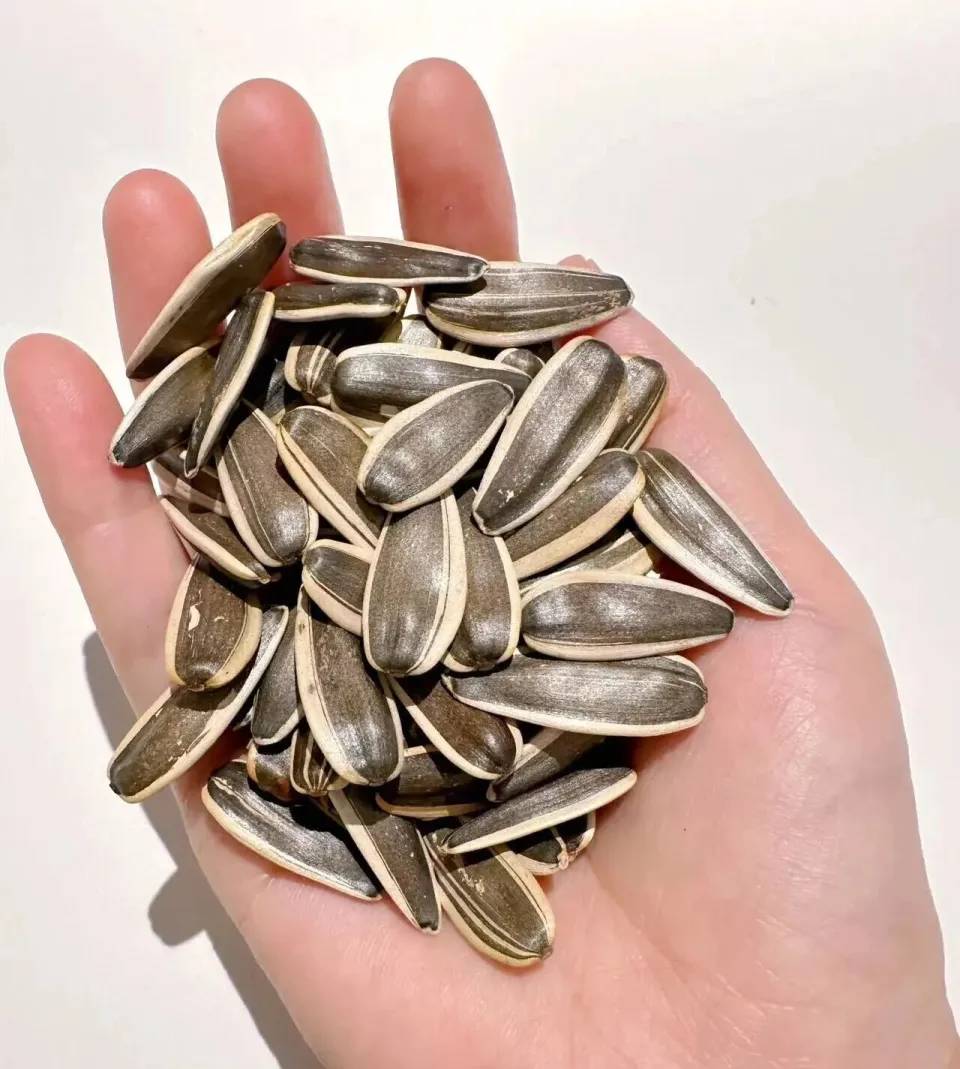 Bảng xếp hạng dinh dưỡng của các loại hạt: Thứ hạt nhiều người dùng nhất trong ngày Tết lại được xếp cuối cùng - Ảnh 4. Bảng xếp hạng dinh dưỡng của các loại hạt: Thứ hạt nhiều người dùng nhất trong ngày Tết lại được xếp cuối cùng - Ảnh 3.