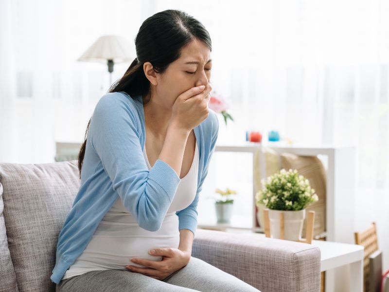 Mẹo gi&uacute;p mẹ bầu giảm bớt kh&oacute; chịu do ốm ngh&eacute;n trong 3 th&aacute;ng đầu thai kỳ- Ảnh 1.