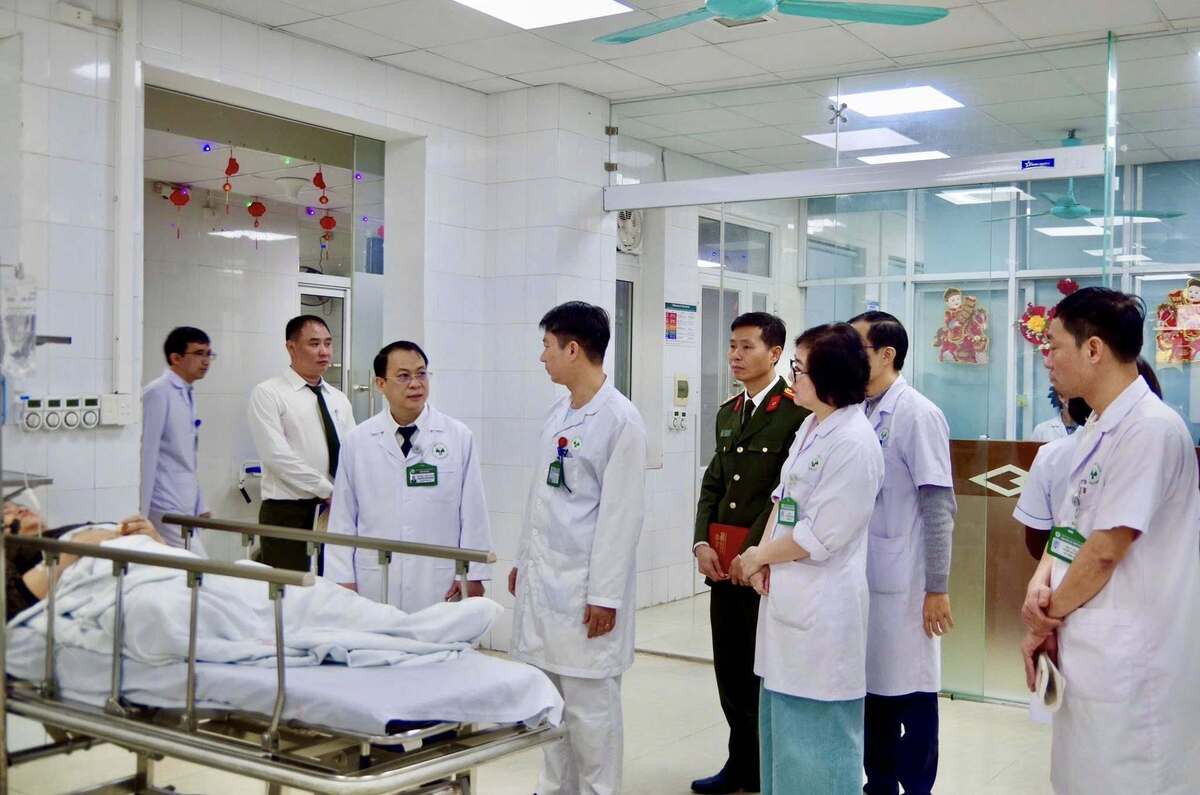 Cấp cứu khẩn nữ sinh bị tai nạn giao thông nghiêm trọng ngày 27 Tết