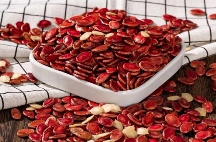 Loại hạt đỏ tươi l&agrave; vi&ecirc;n nang bổ n&atilde;o dưỡng tim, Việt Nam dịp Tết c&oacute; cực nhiều - Ảnh 1.