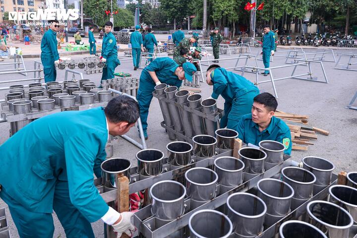 To&agrave;n cảnh trận địa ph&aacute;o hoa ở H&agrave; Nội ch&agrave;o mừng năm mới B&iacute;nh Ngọ 2026 - Ảnh 2.