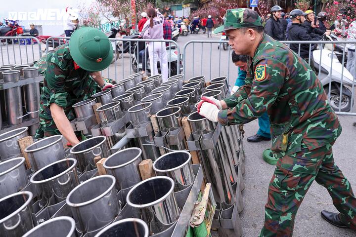 To&agrave;n cảnh trận địa ph&aacute;o hoa ở H&agrave; Nội ch&agrave;o mừng năm mới B&iacute;nh Ngọ 2026 - Ảnh 7.