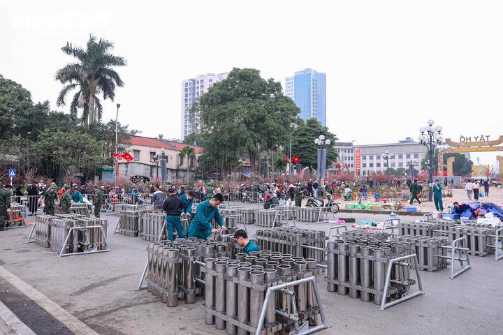 To&agrave;n cảnh trận địa ph&aacute;o hoa ở H&agrave; Nội ch&agrave;o mừng năm mới B&iacute;nh Ngọ 2026 - Ảnh 11.